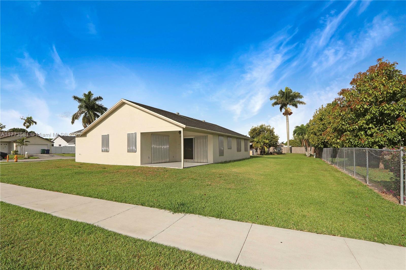 13723 Sw 282nd Ter Property Photo 13