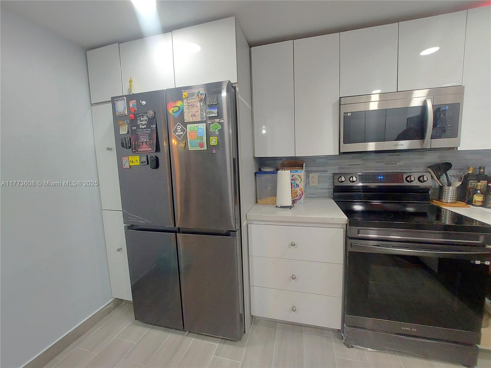 16300 Golf Club Rd Apt 317 Property Photo 2