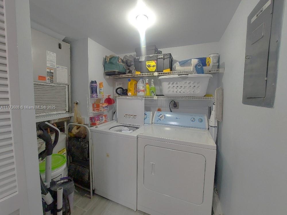 16300 Golf Club Rd Apt 317 Property Photo 4