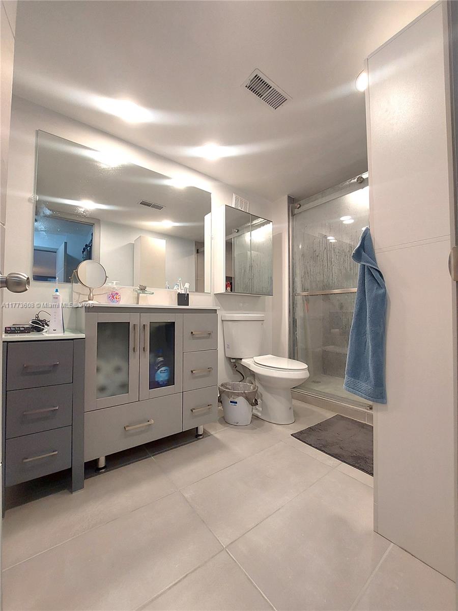16300 Golf Club Rd Apt 317 Property Photo 10