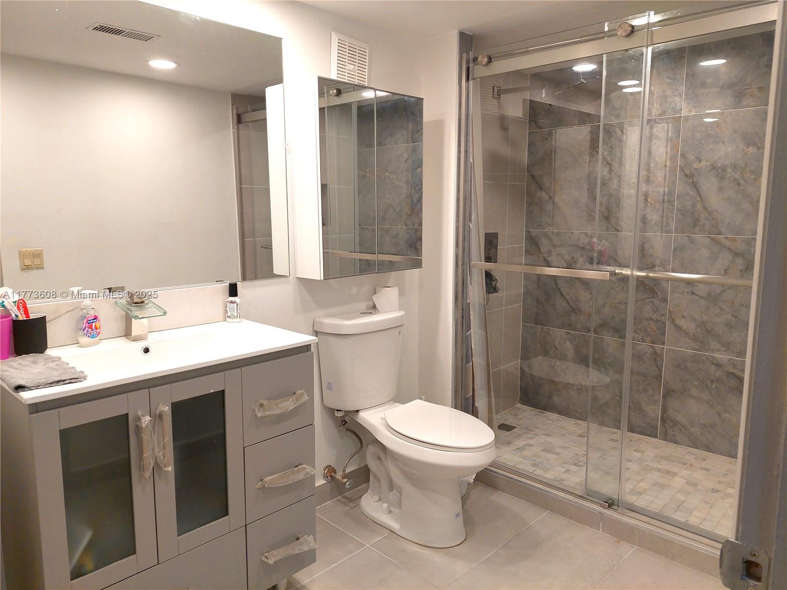 16300 Golf Club Rd Apt 317 Property Photo 11