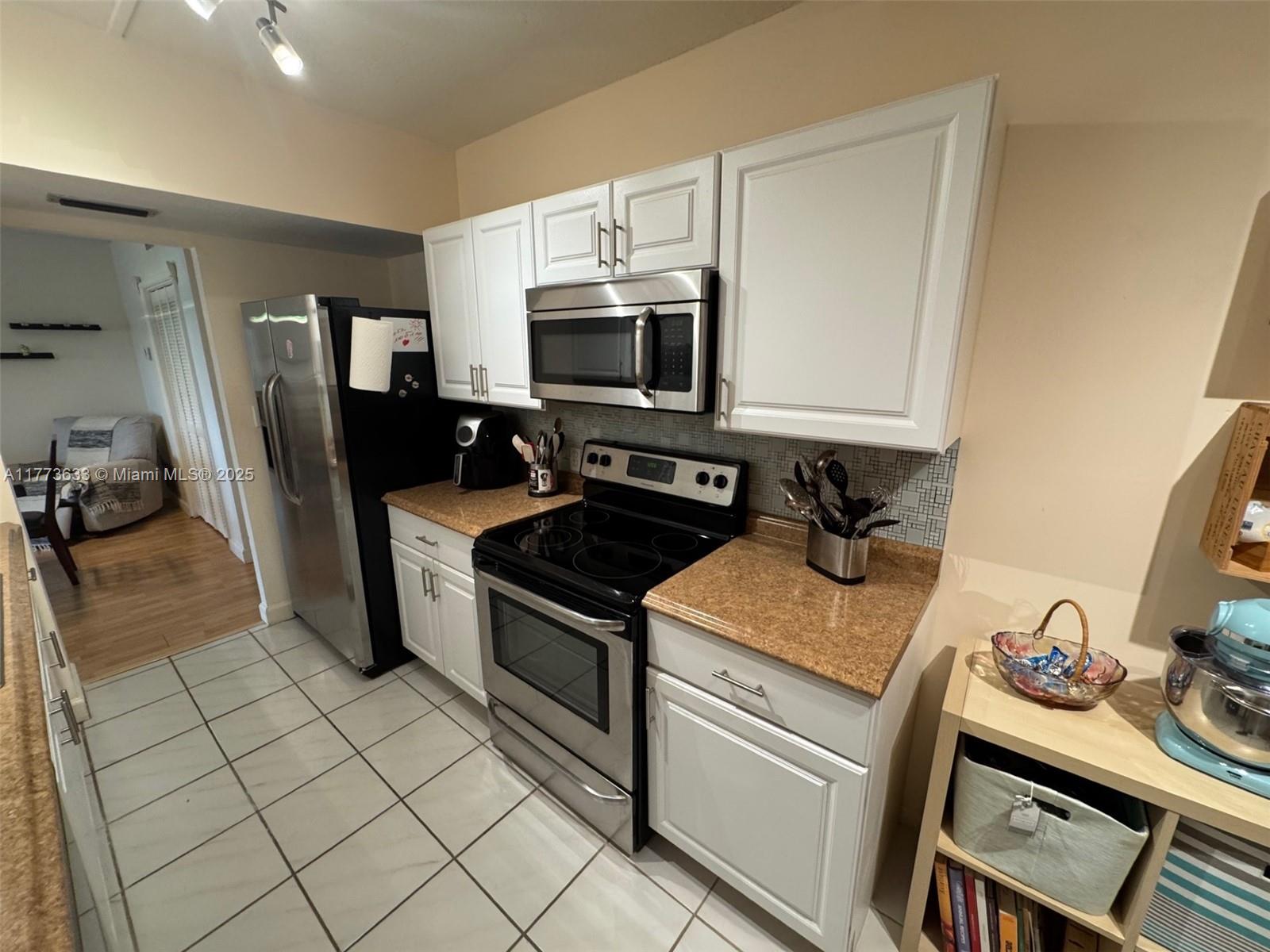 4330 Hillcrest Dr 304 Property Photo 1