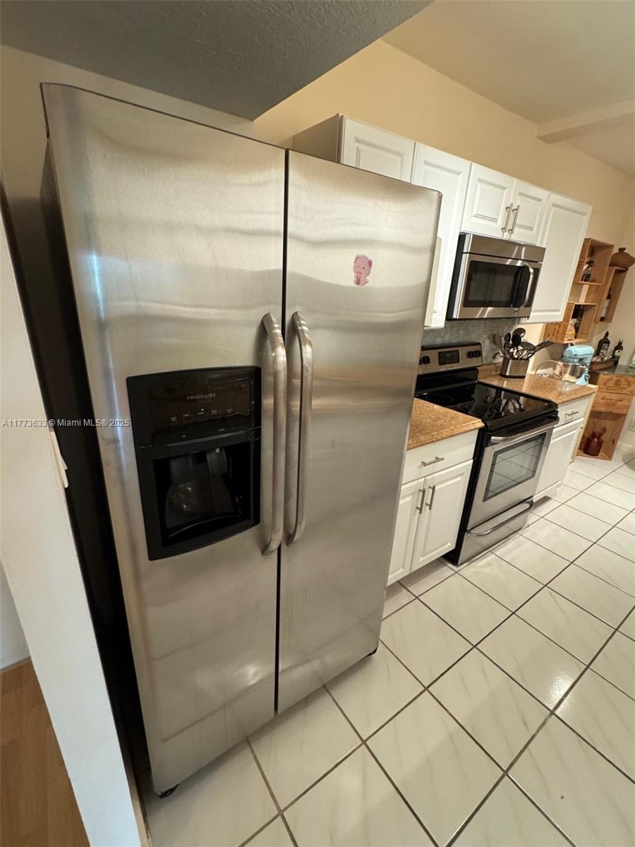 4330 Hillcrest Dr 304 Property Photo 8