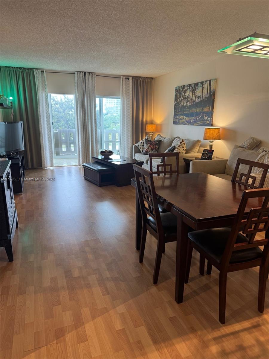 4330 Hillcrest Dr 304 Property Photo 10