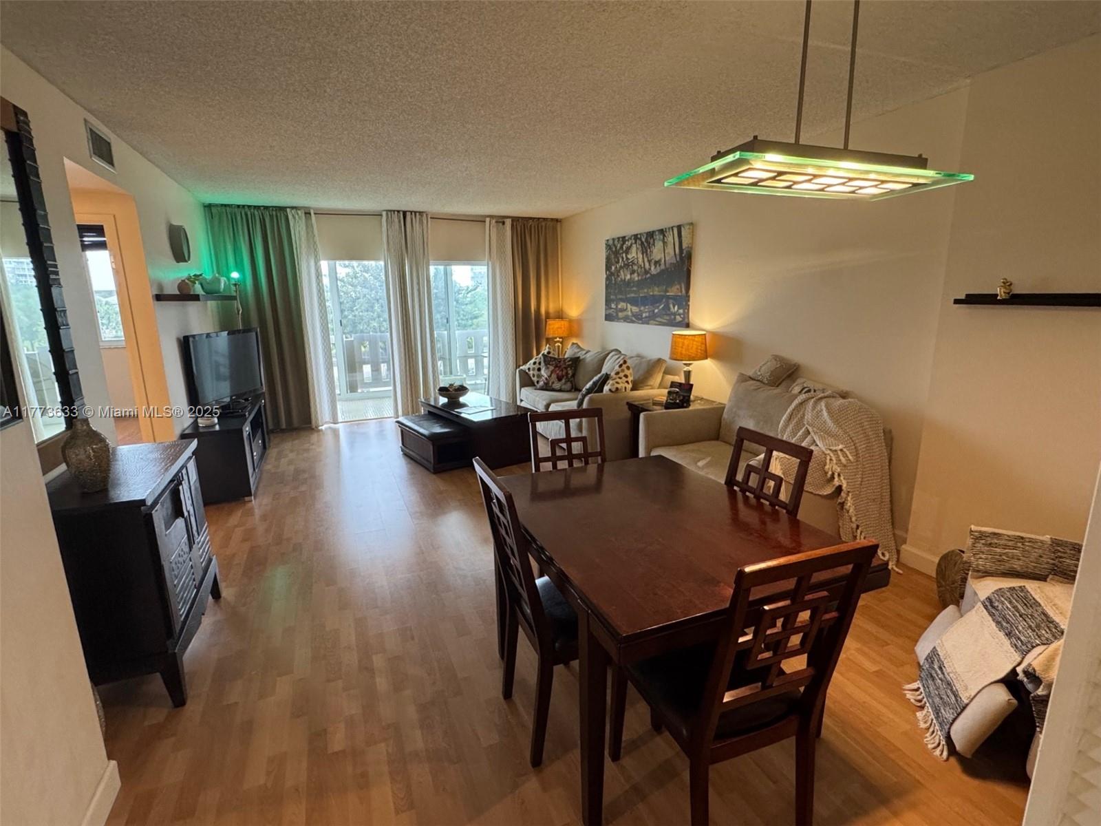 4330 Hillcrest Dr 304 Property Photo 11
