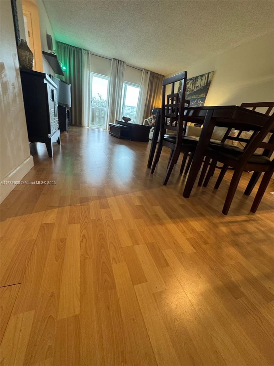 4330 Hillcrest Dr 304 Property Photo 17