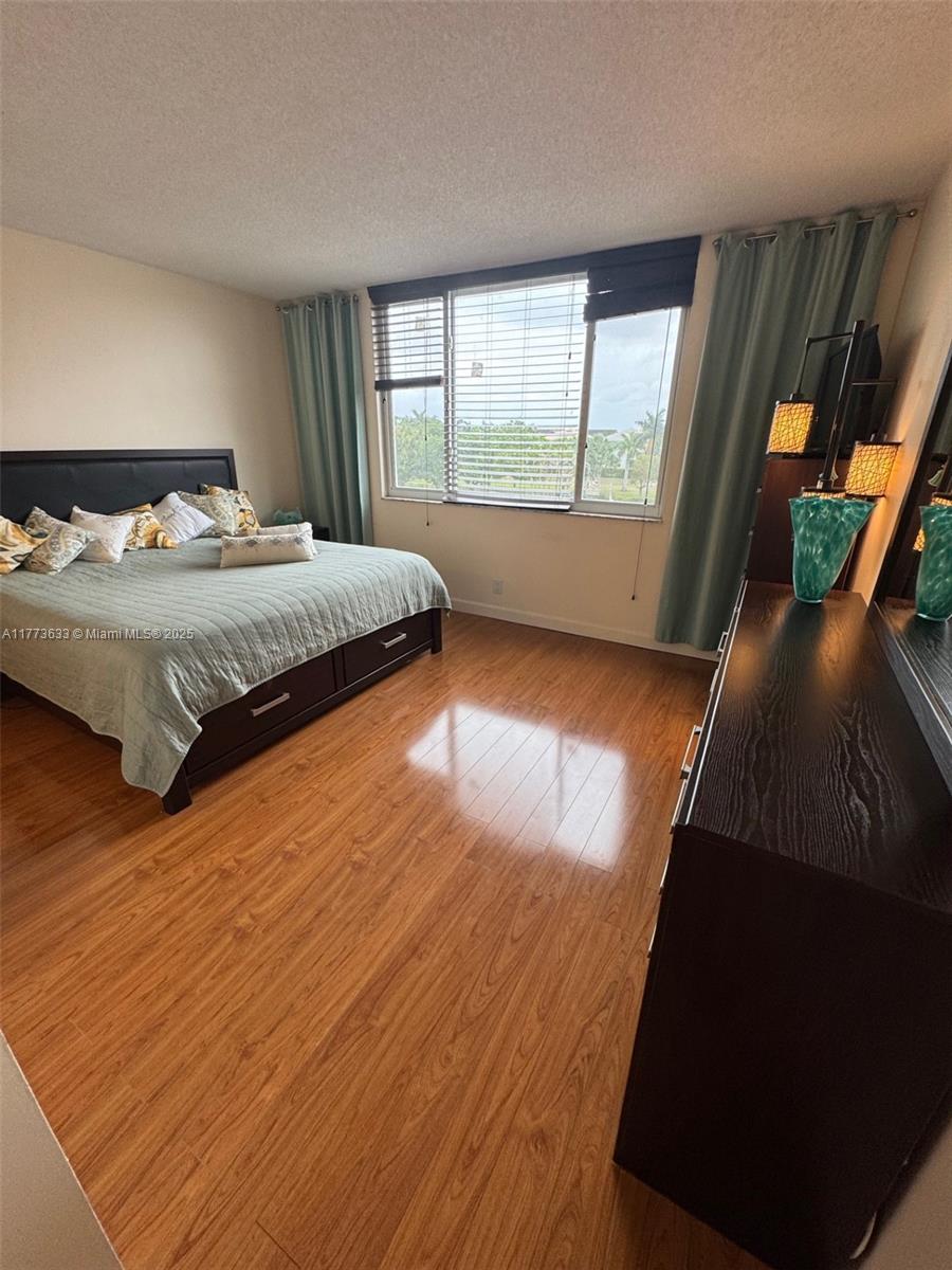 4330 Hillcrest Dr 304 Property Photo 20