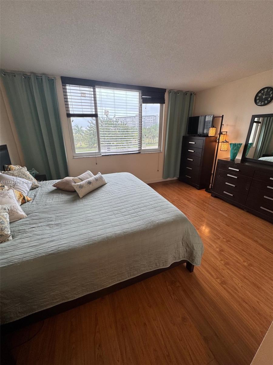 4330 Hillcrest Dr 304 Property Photo 21