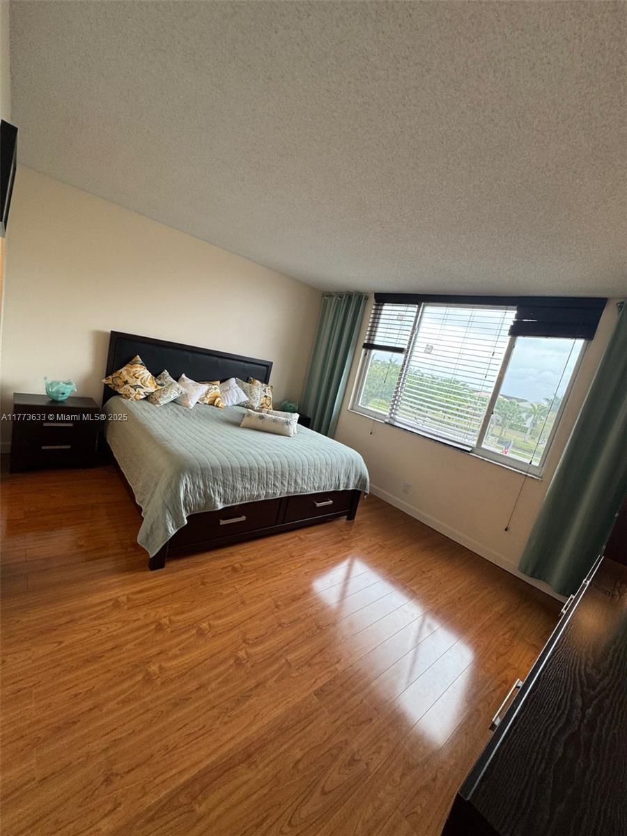 4330 Hillcrest Dr 304 Property Photo 24