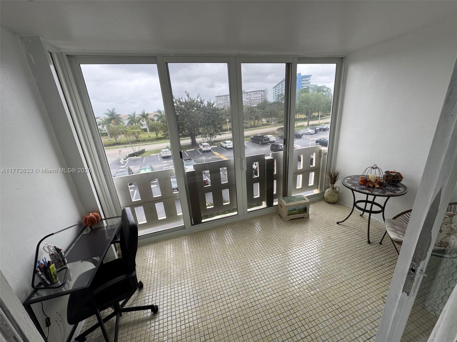 4330 Hillcrest Dr 304 Property Photo 28