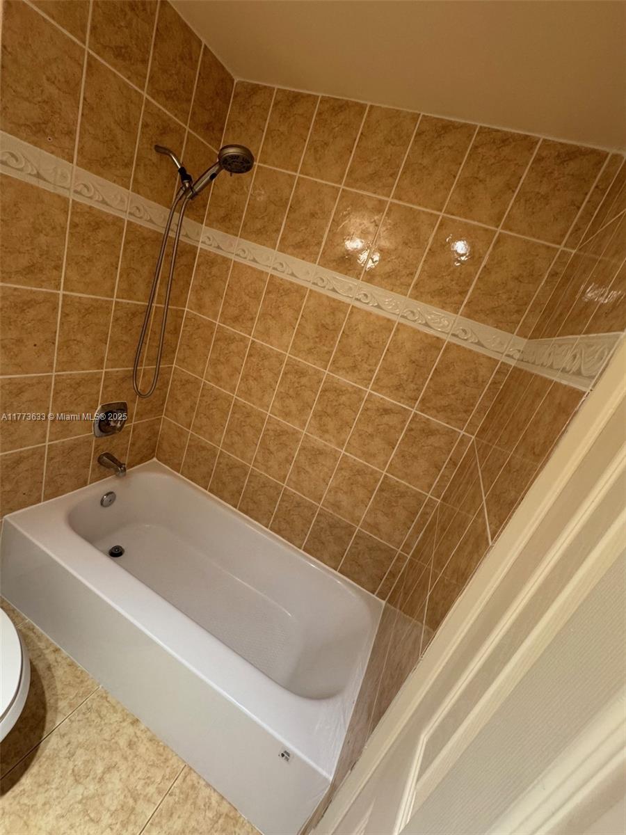 4330 Hillcrest Dr 304 Property Photo 33