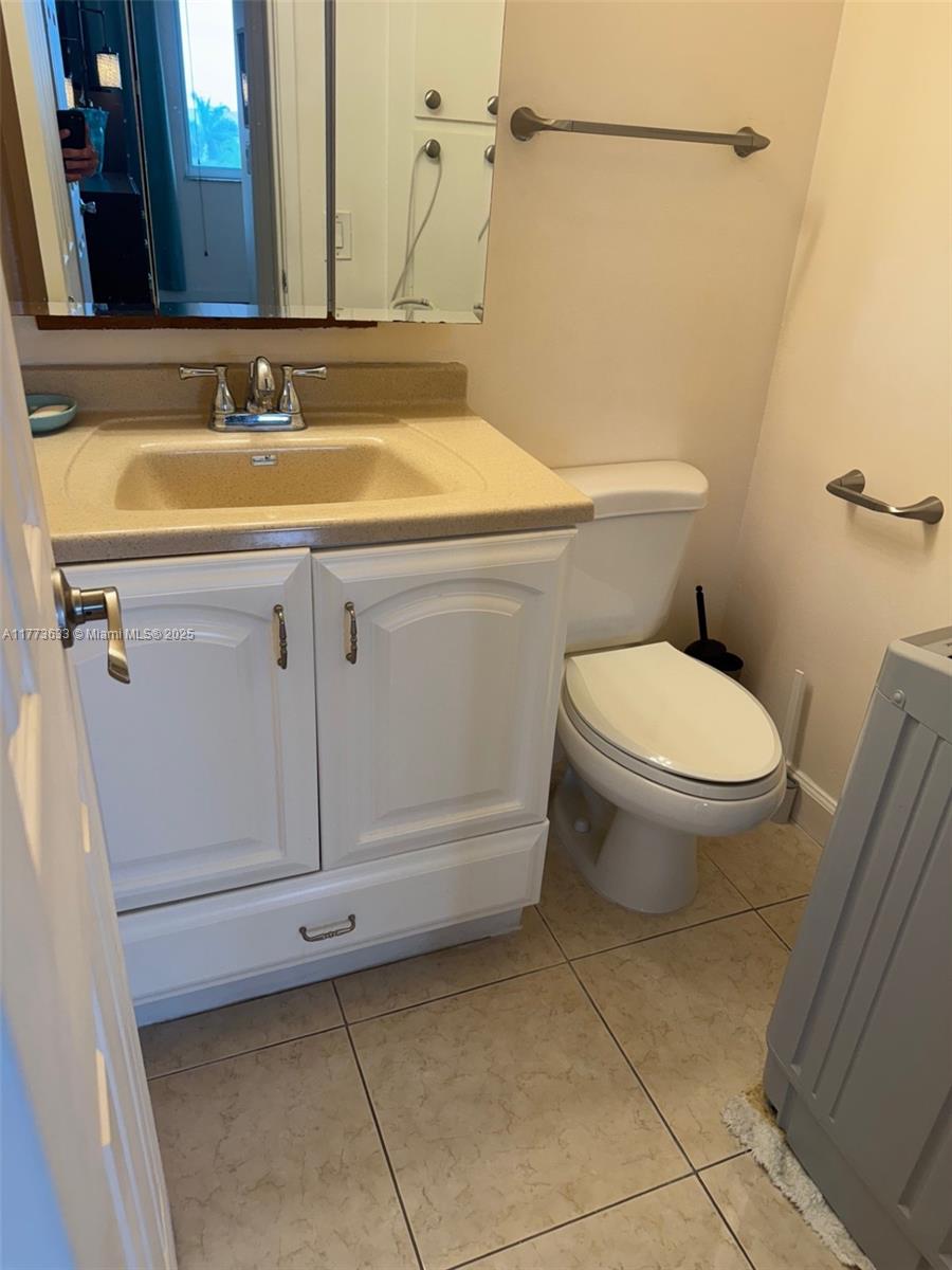 4330 Hillcrest Dr 304 Property Photo 36
