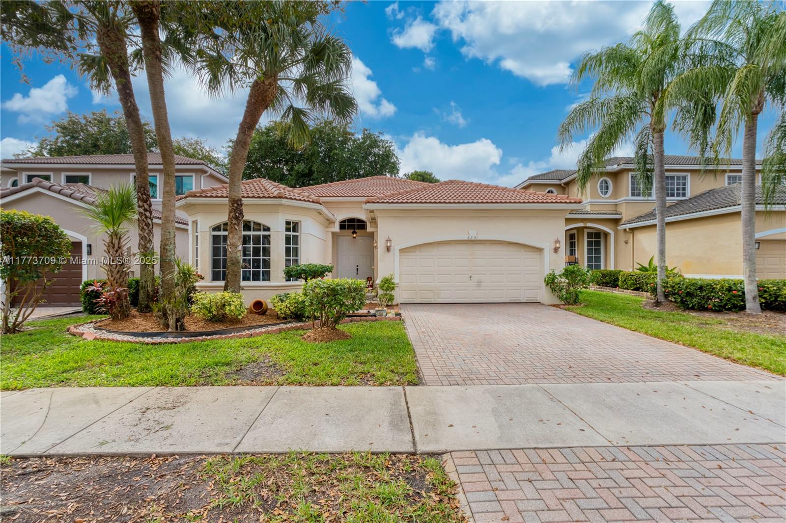 6231 Sw 195th Ave Property Photo