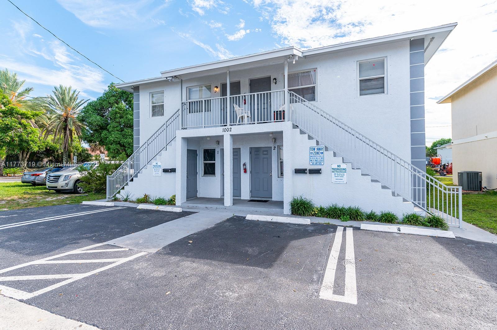 1002 Palm Beach Lakes Blvd 3 Property Photo