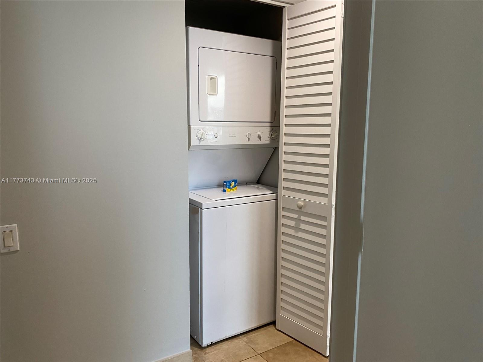 18683 Collins Ave 2103 Property Photo 17