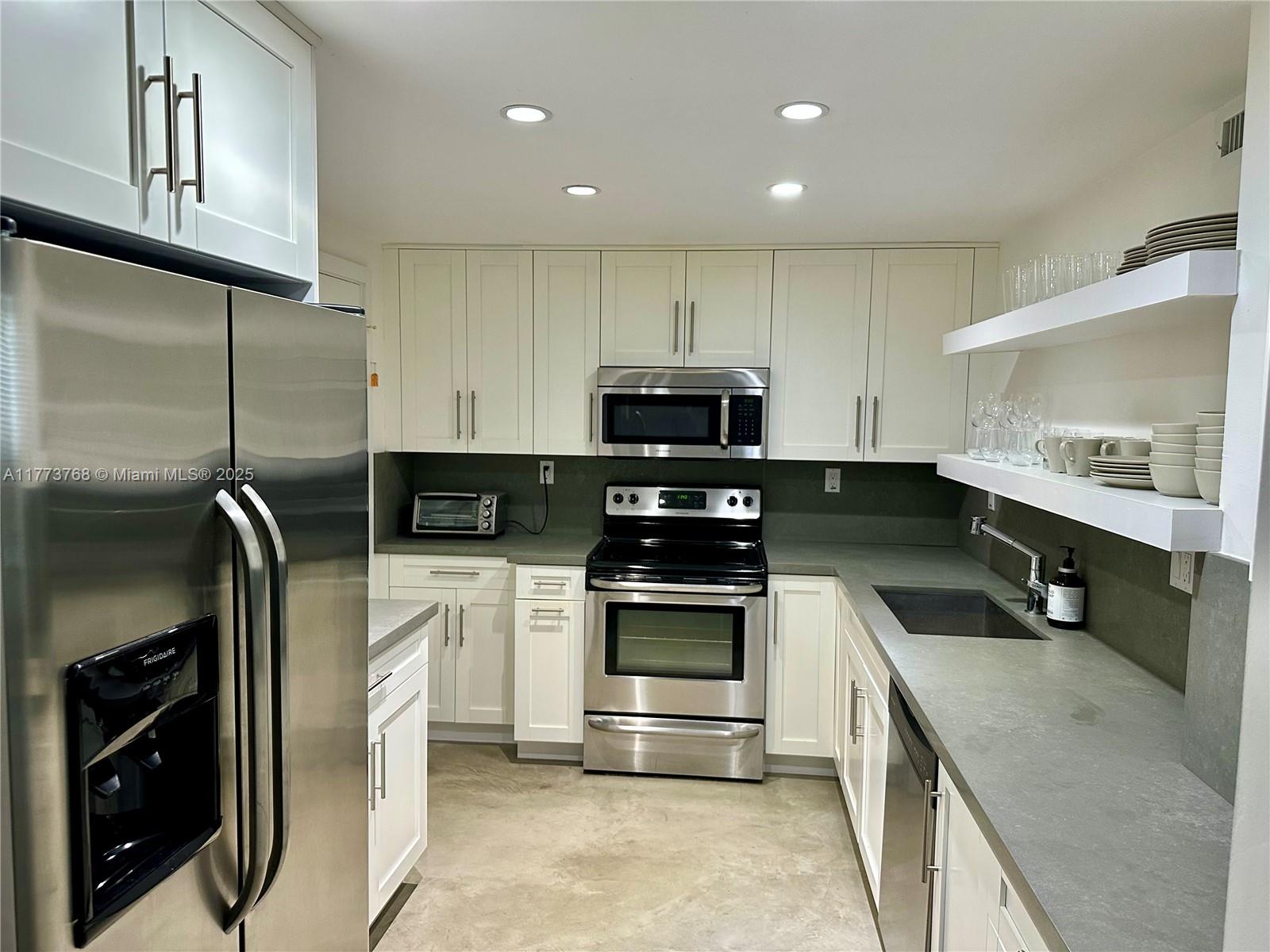 250 Galen Dr 25 Property Photo 1