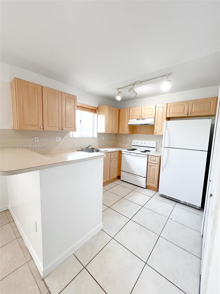 2910 Se 12th Rd 206-29 Property Photo 1