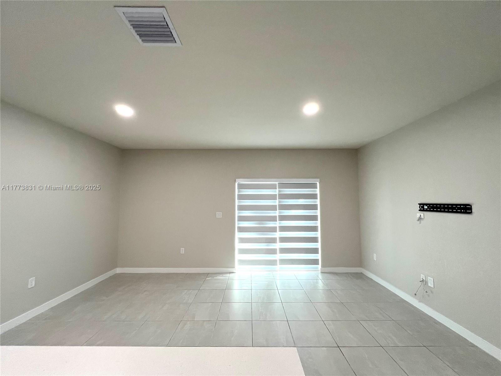 1065 Nw 4th Ter Property Photo 18