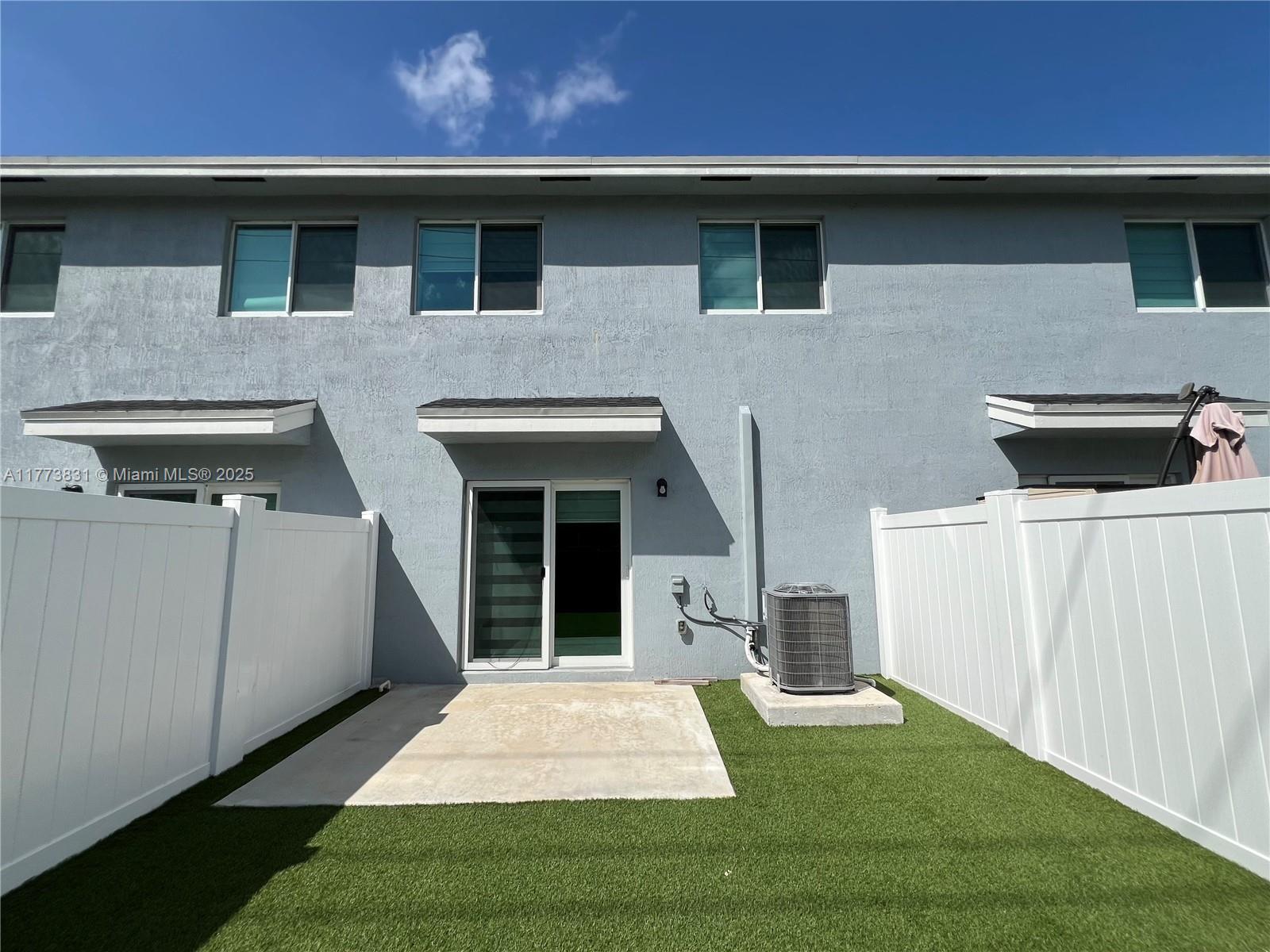1065 Nw 4th Ter Property Photo 19