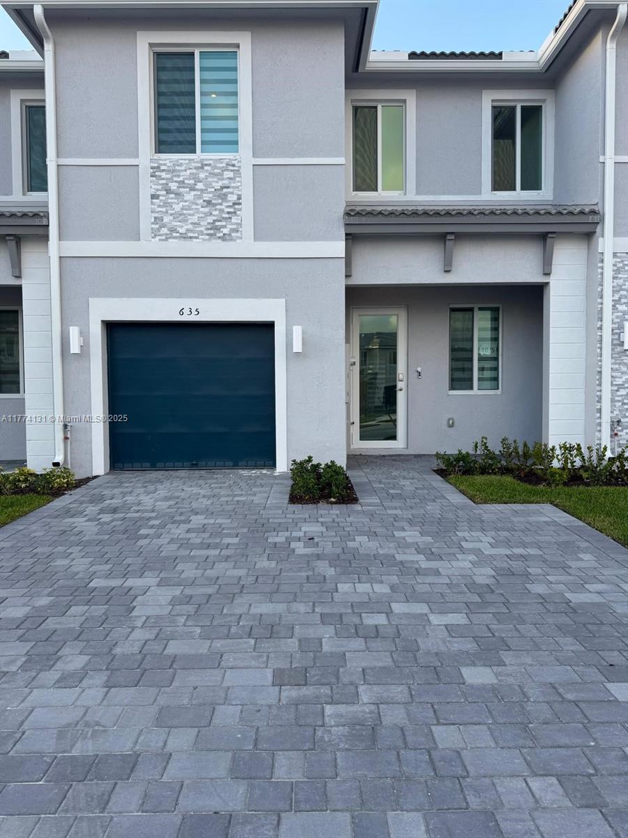 635 Se 13th St Cir . Property Photo 2