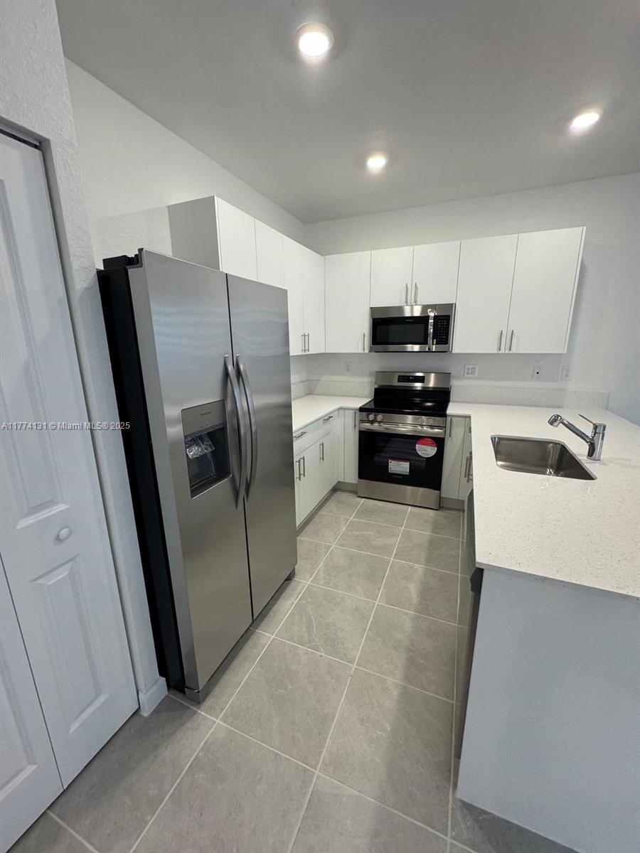 635 Se 13th St Cir . Property Photo 9