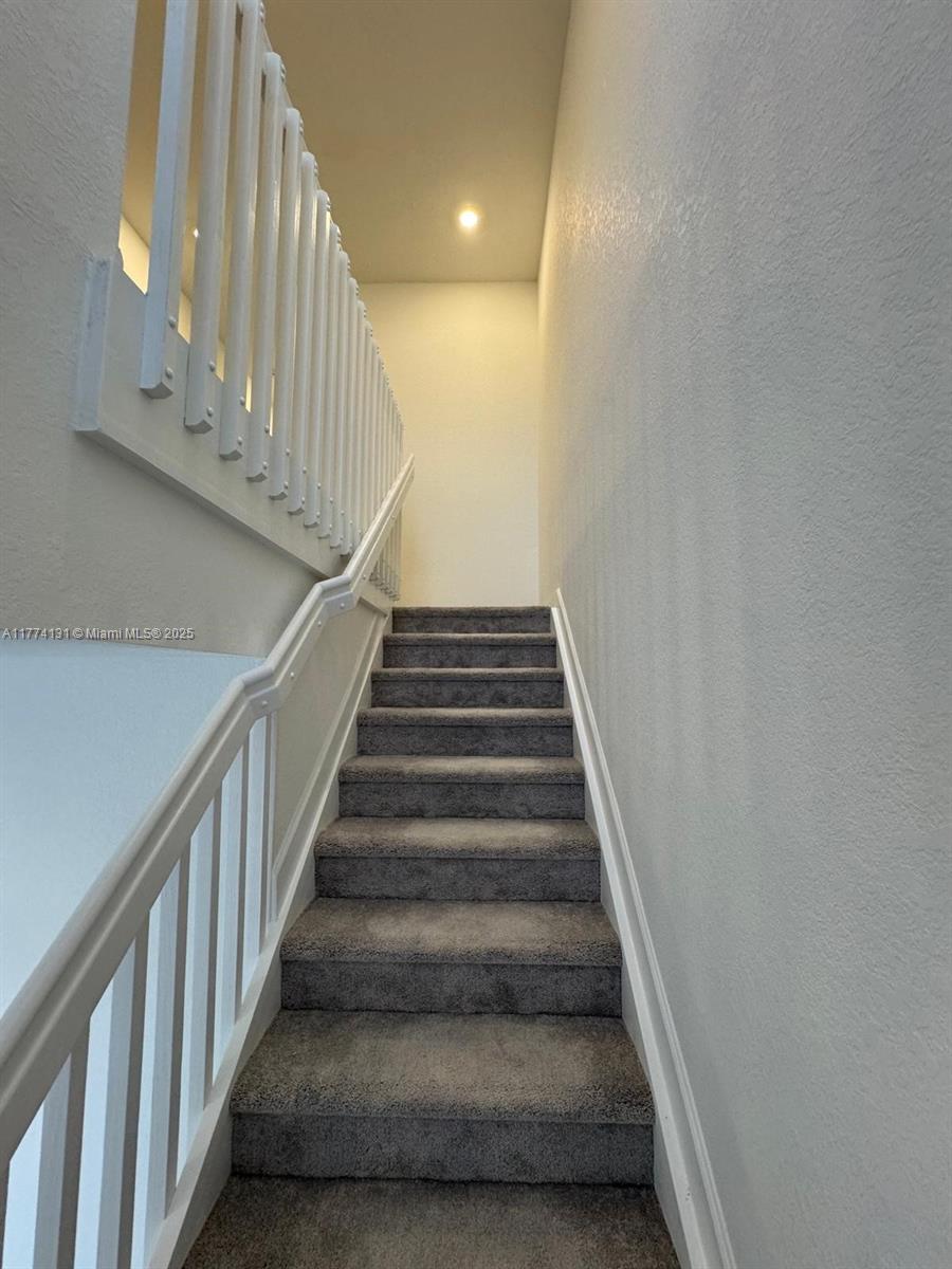 635 Se 13th St Cir . Property Photo 22