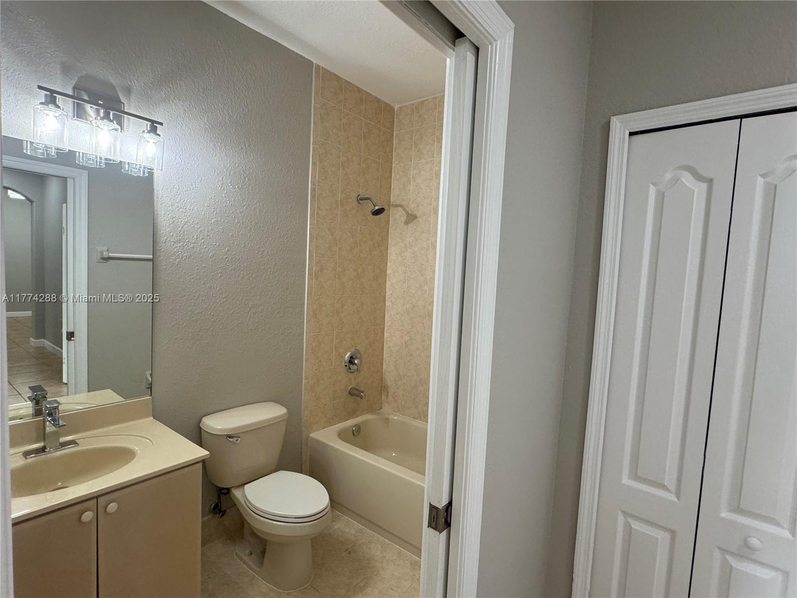 1661 Se 29th Ct 108 Property Photo 12