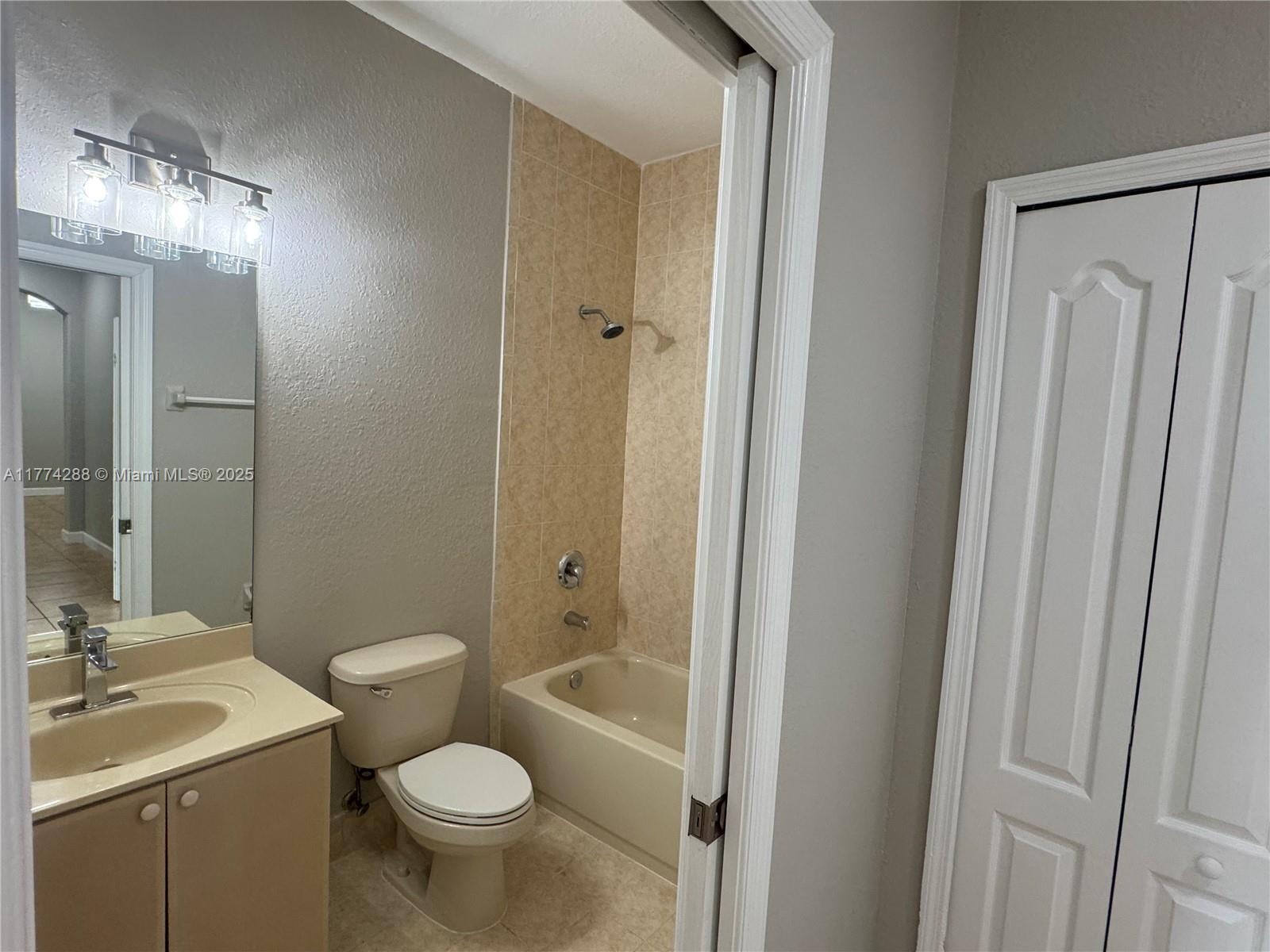 1661 Se 29th Ct 108 Property Photo 13
