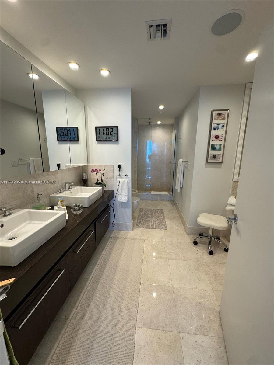 17121 Collins Ave 1802 Property Photo 13