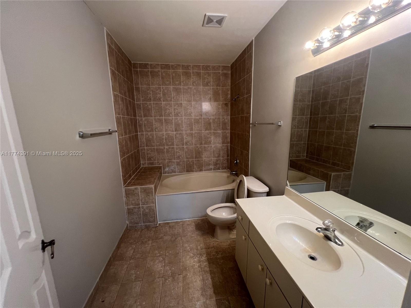 2734 Ne 42nd Ave Property Photo 12
