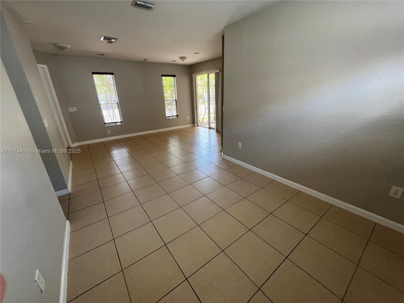 3982 Ne 12th Dr Property Photo 7
