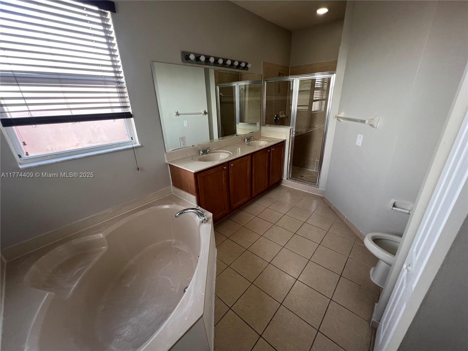 3982 Ne 12th Dr Property Photo 18