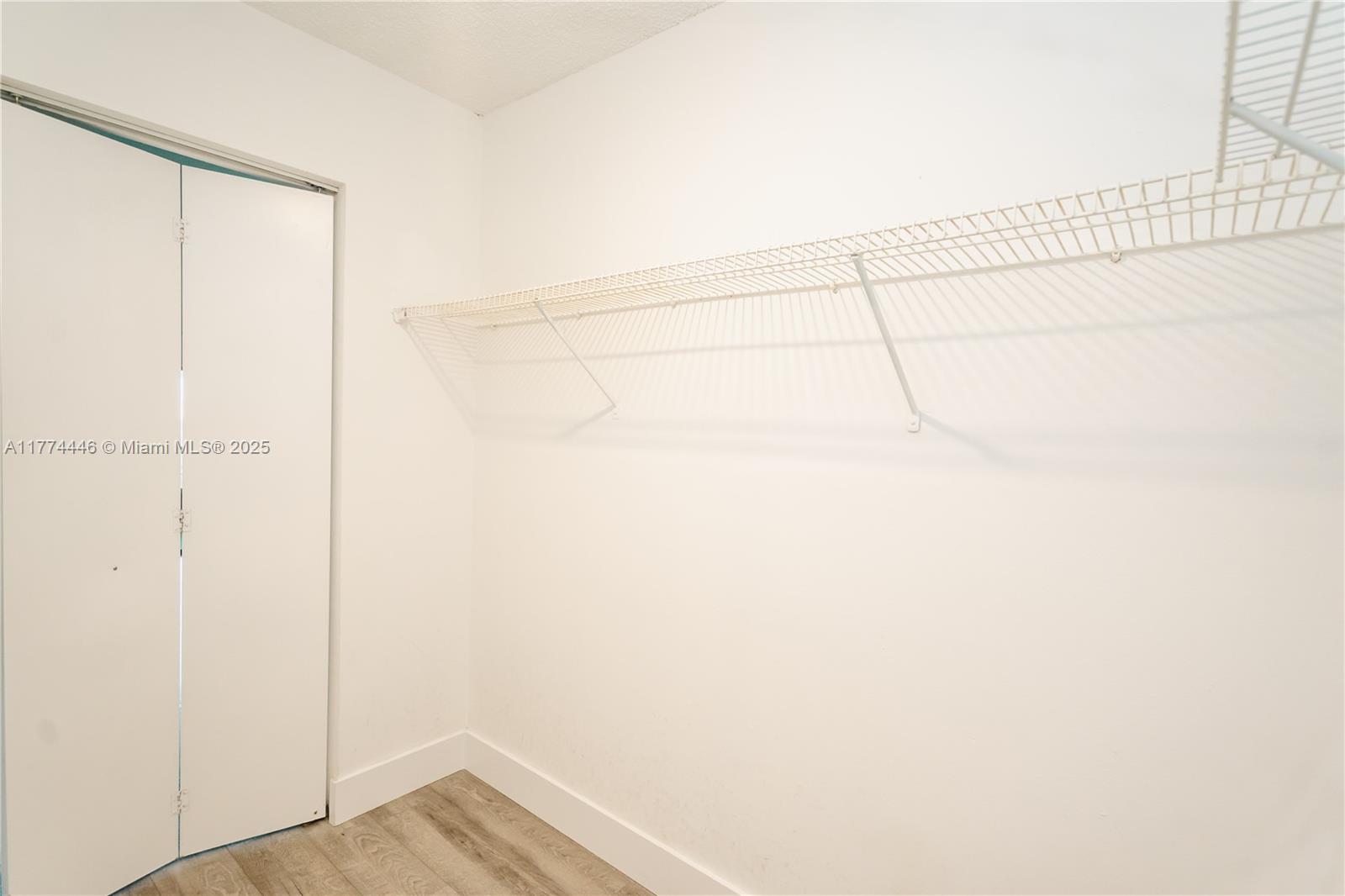 185 Lakeview Dr 102 Property Photo 20