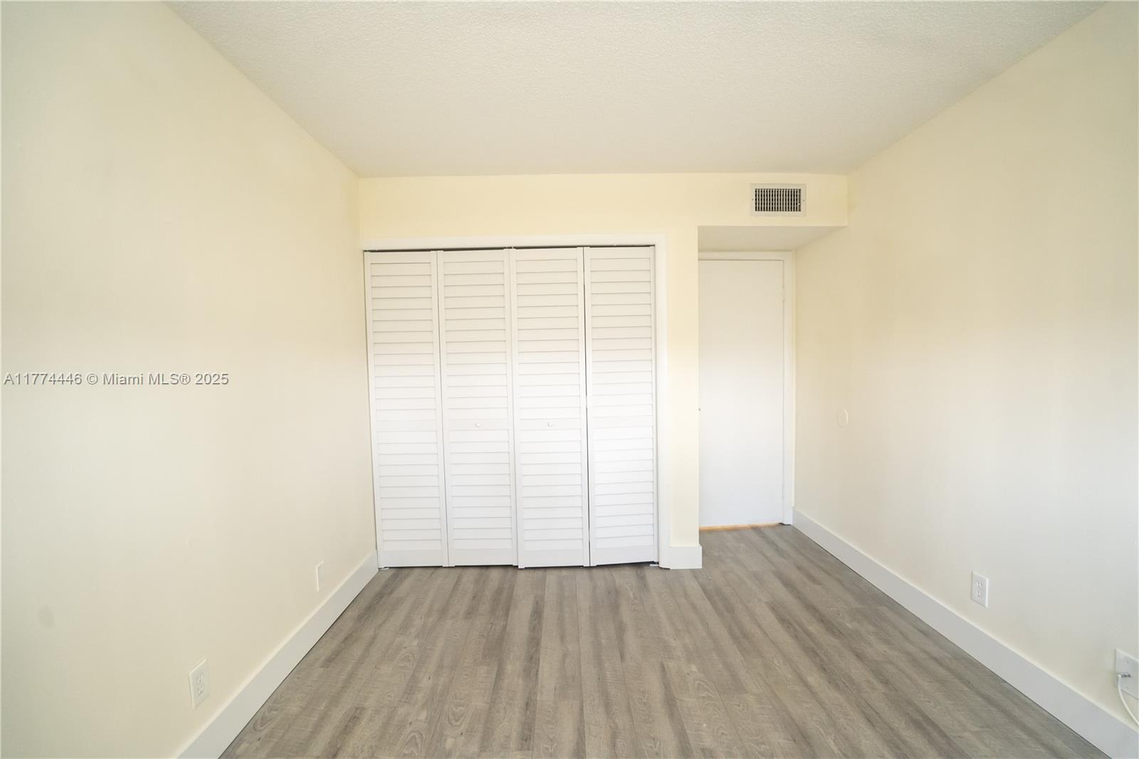 185 Lakeview Dr 102 Property Photo 24