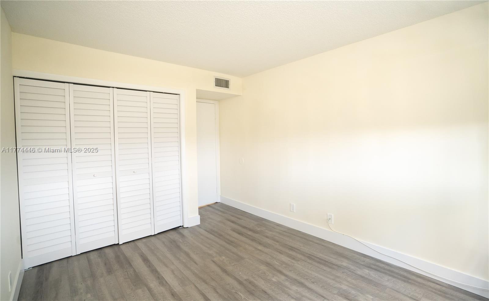 185 Lakeview Dr 102 Property Photo 25