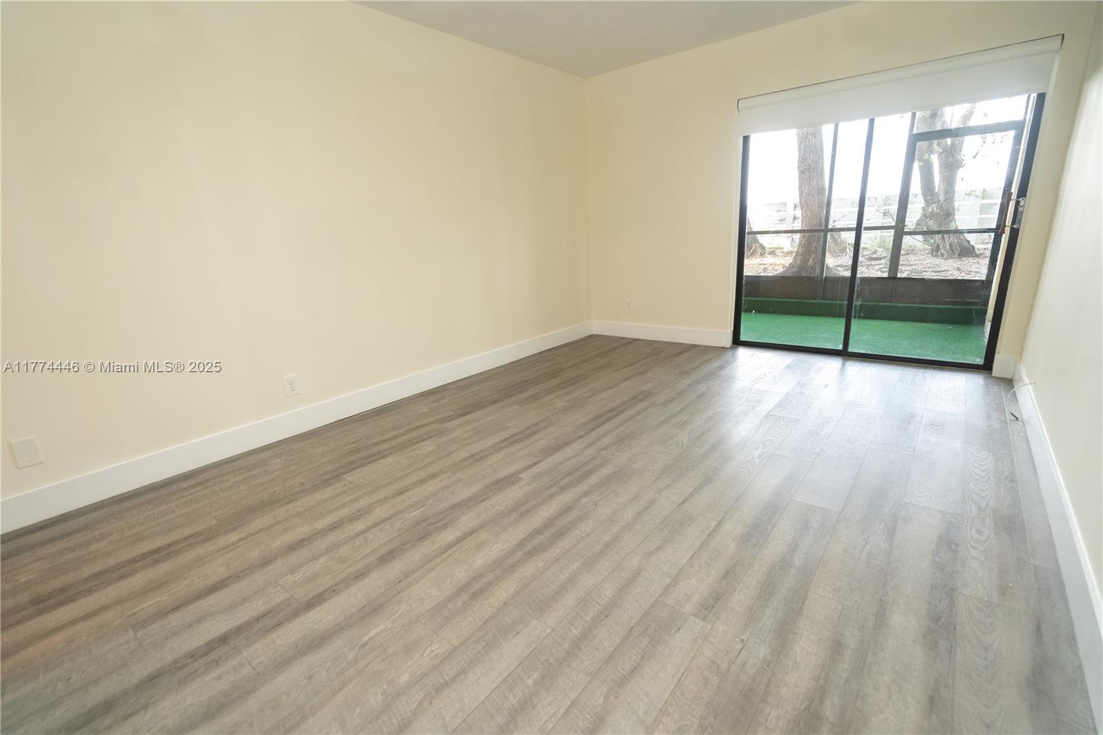 185 Lakeview Dr 102 Property Photo 26