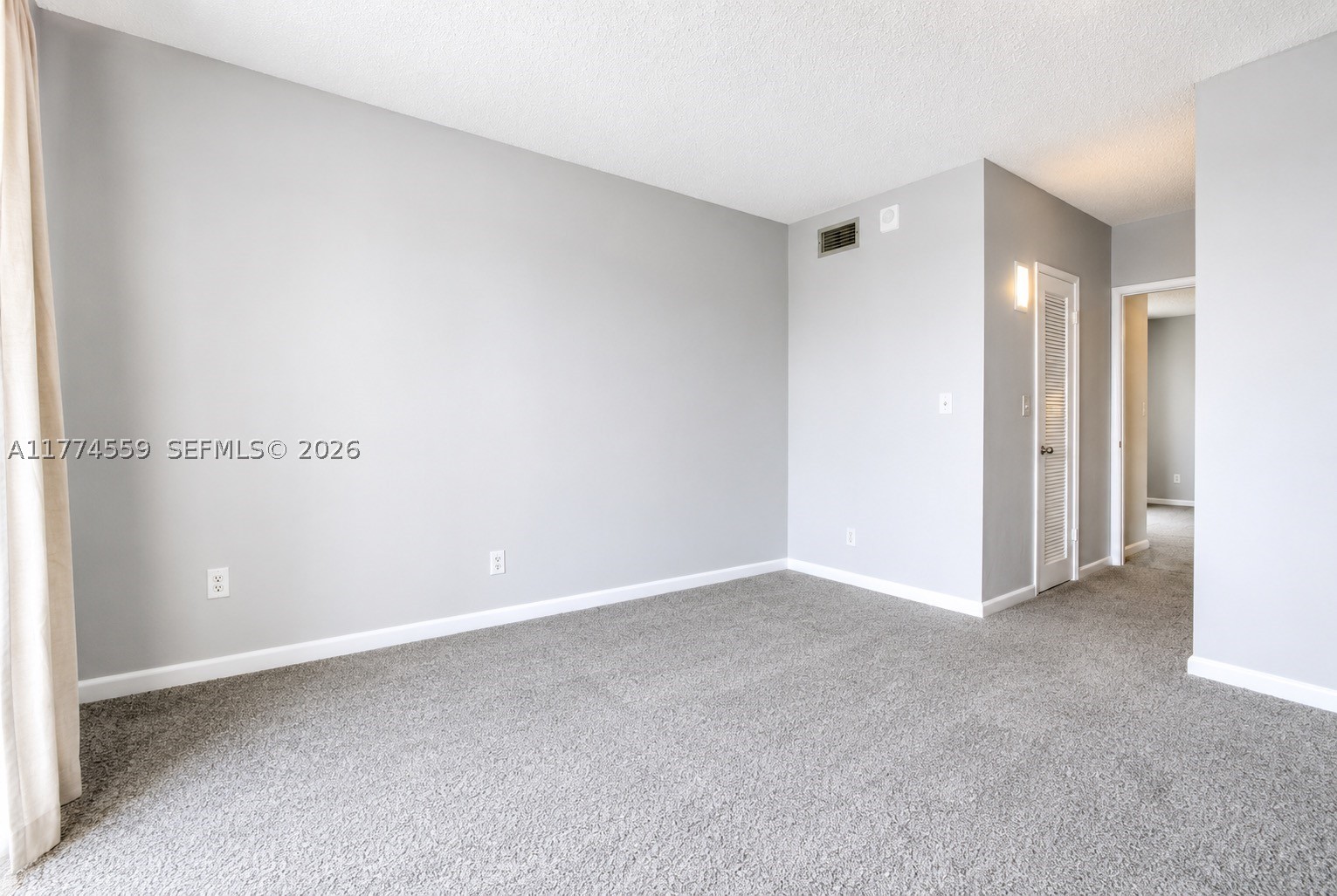 19390 Collins Ave 1614 Property Photo 17