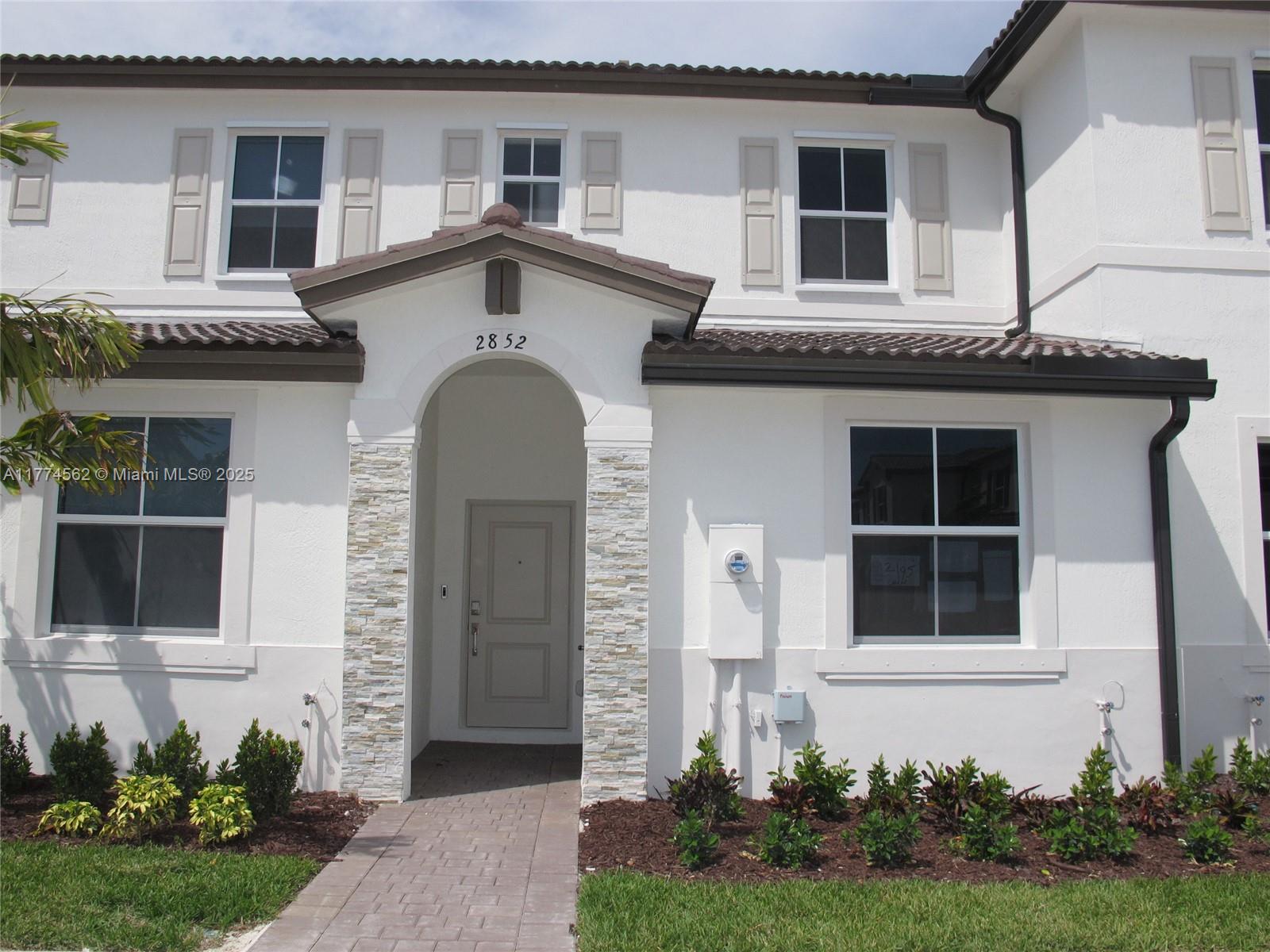 2852 Se 26 Ter 2852 Property Photo 1