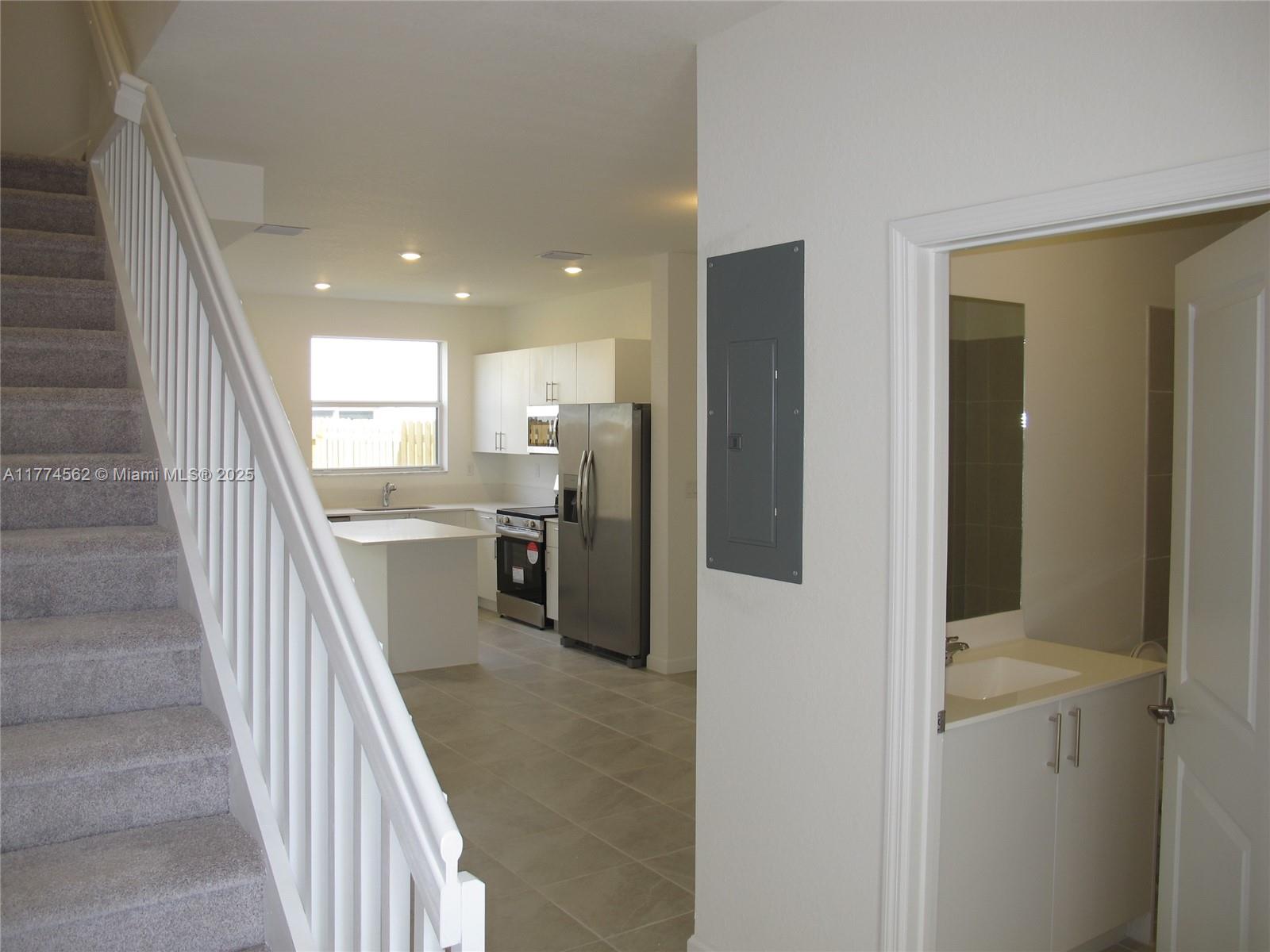 2852 Se 26 Ter 2852 Property Photo 4