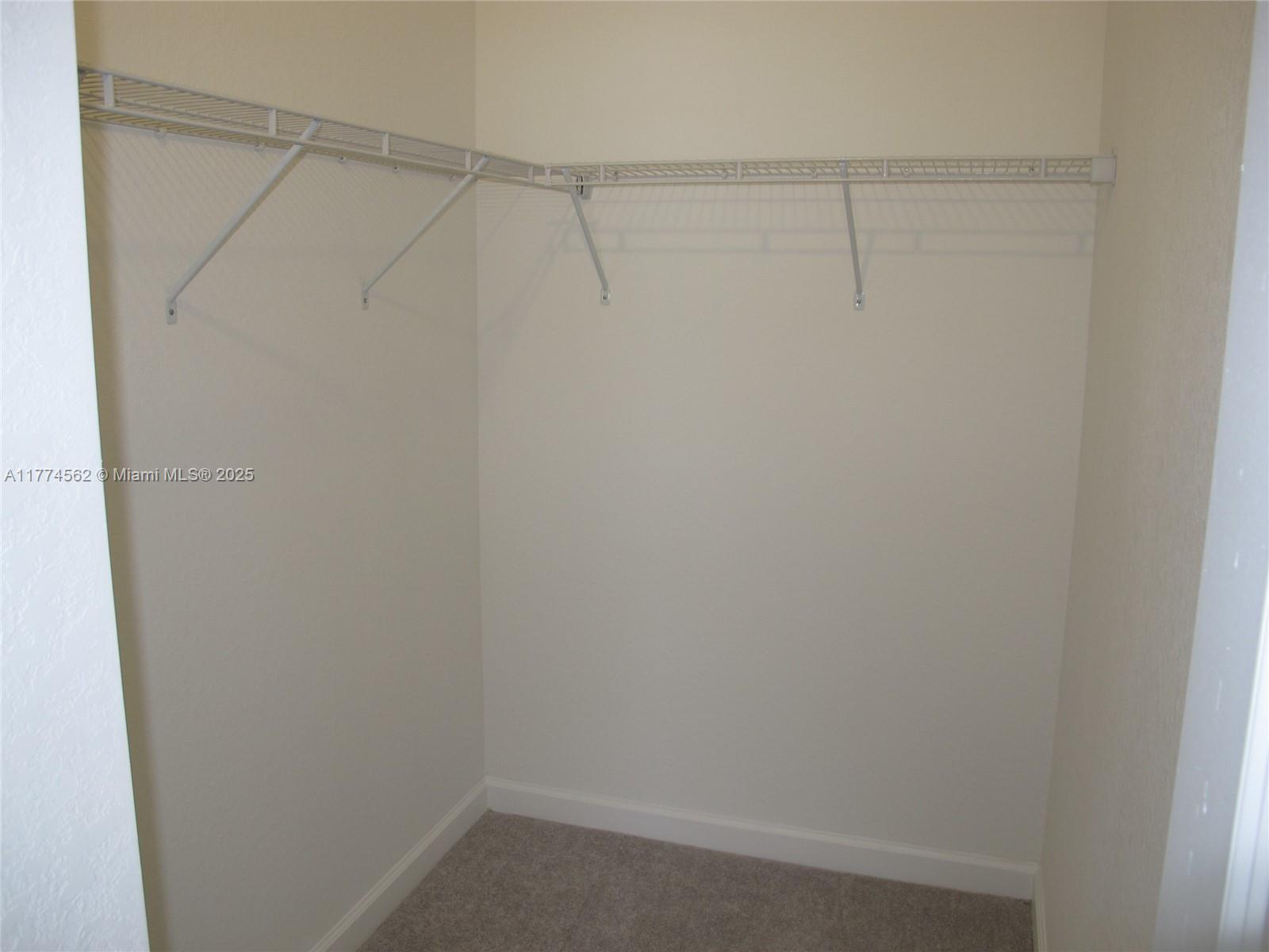 2852 Se 26 Ter 2852 Property Photo 8