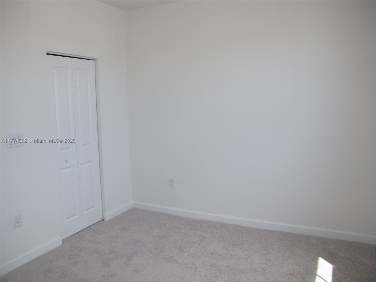 2852 Se 26 Ter 2852 Property Photo 10