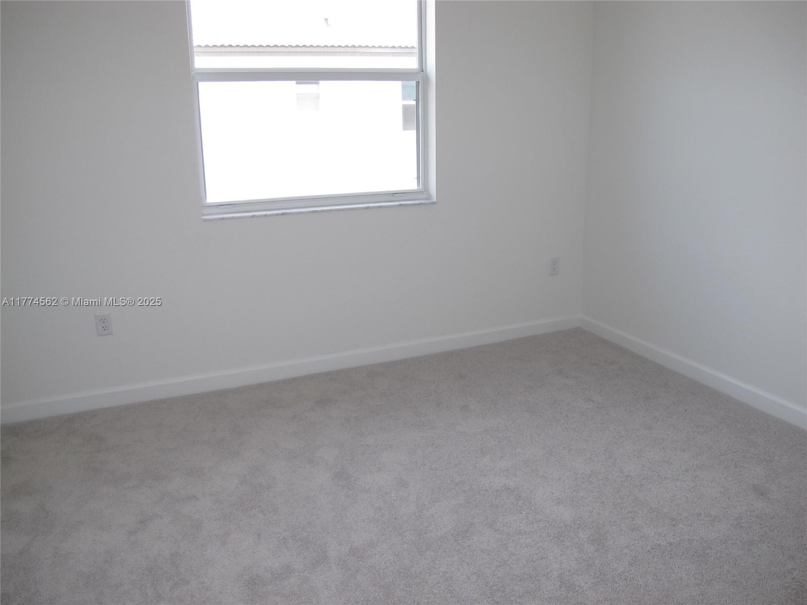 2852 Se 26 Ter 2852 Property Photo 7