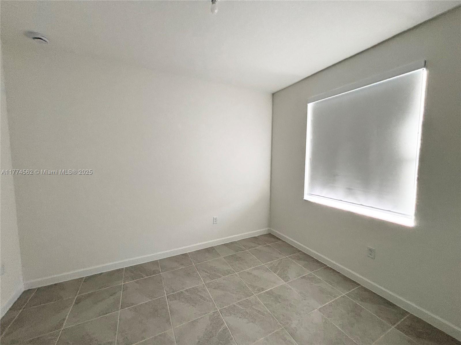 2852 Se 26 Ter 2852 Property Photo 10