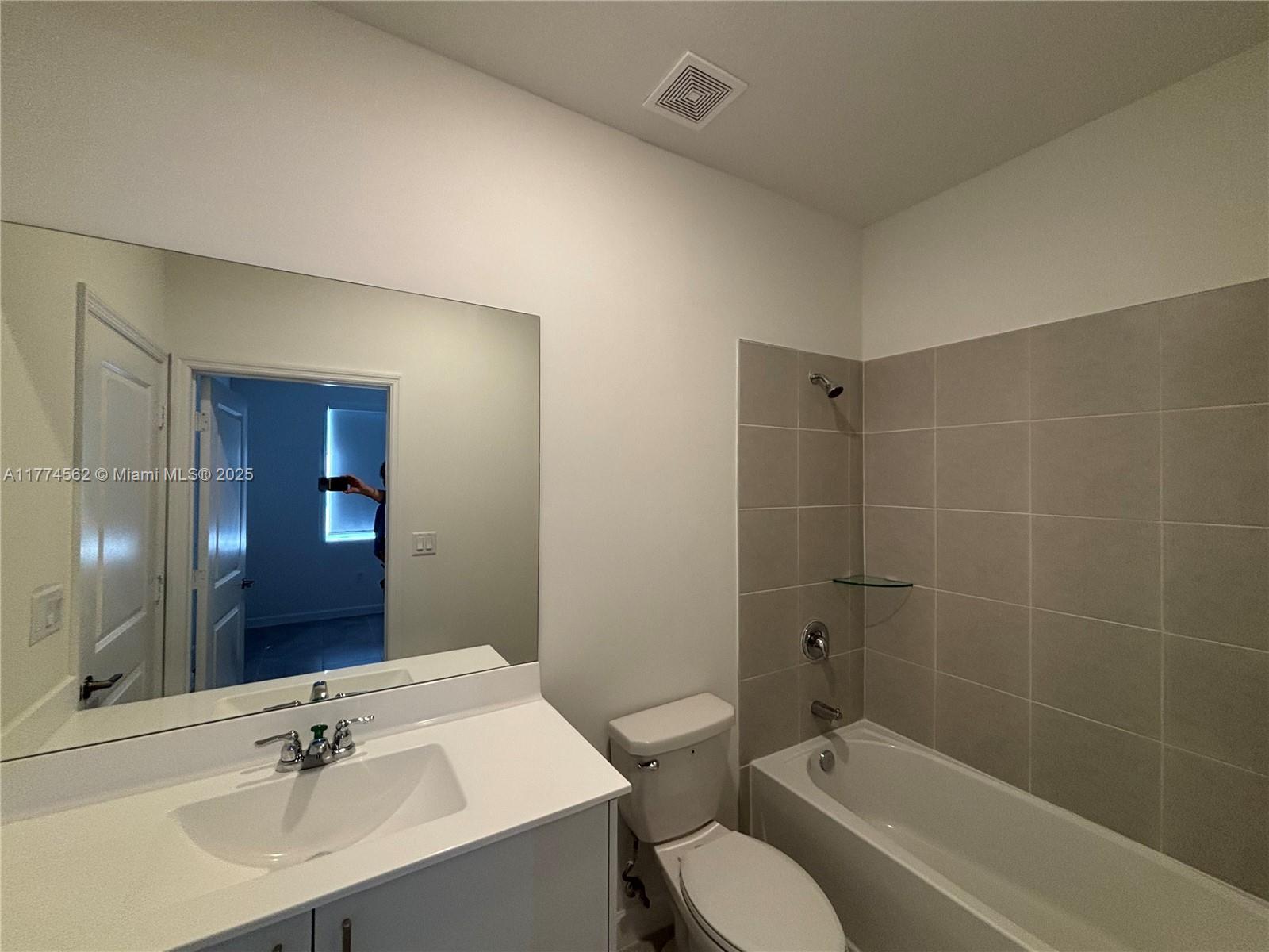 2852 Se 26 Ter 2852 Property Photo 11