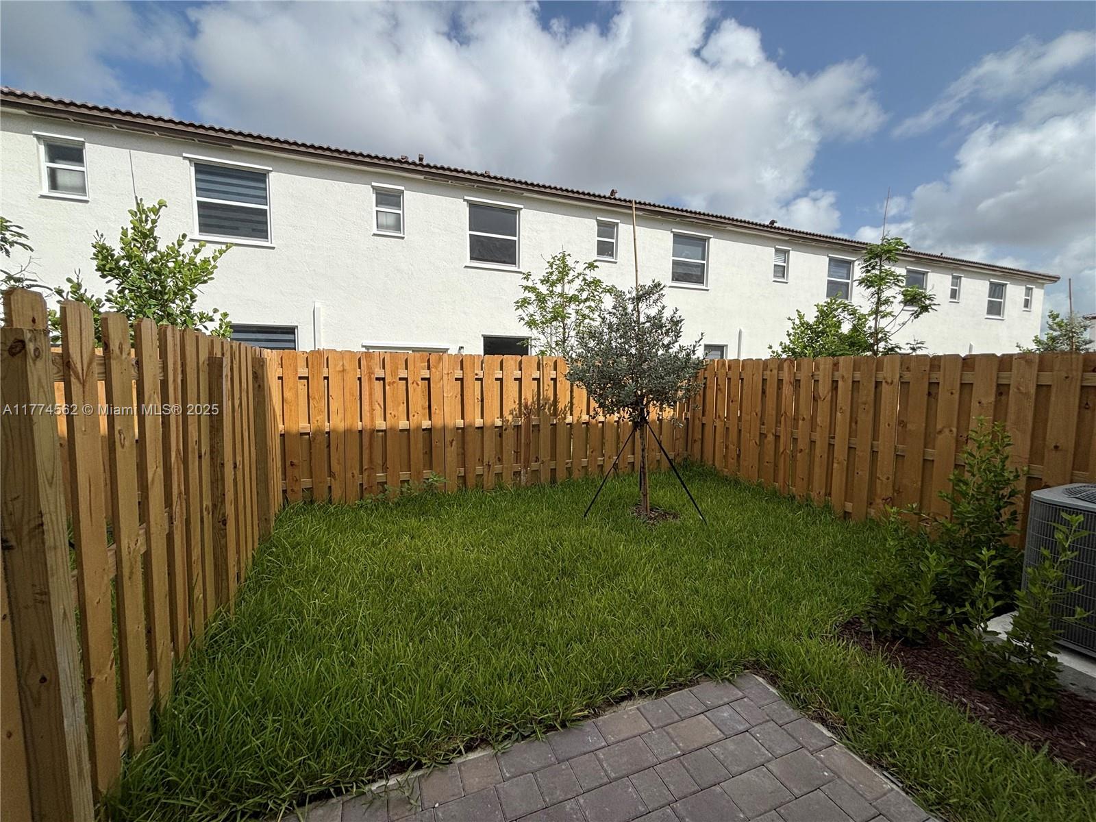 2852 Se 26 Ter 2852 Property Photo 15