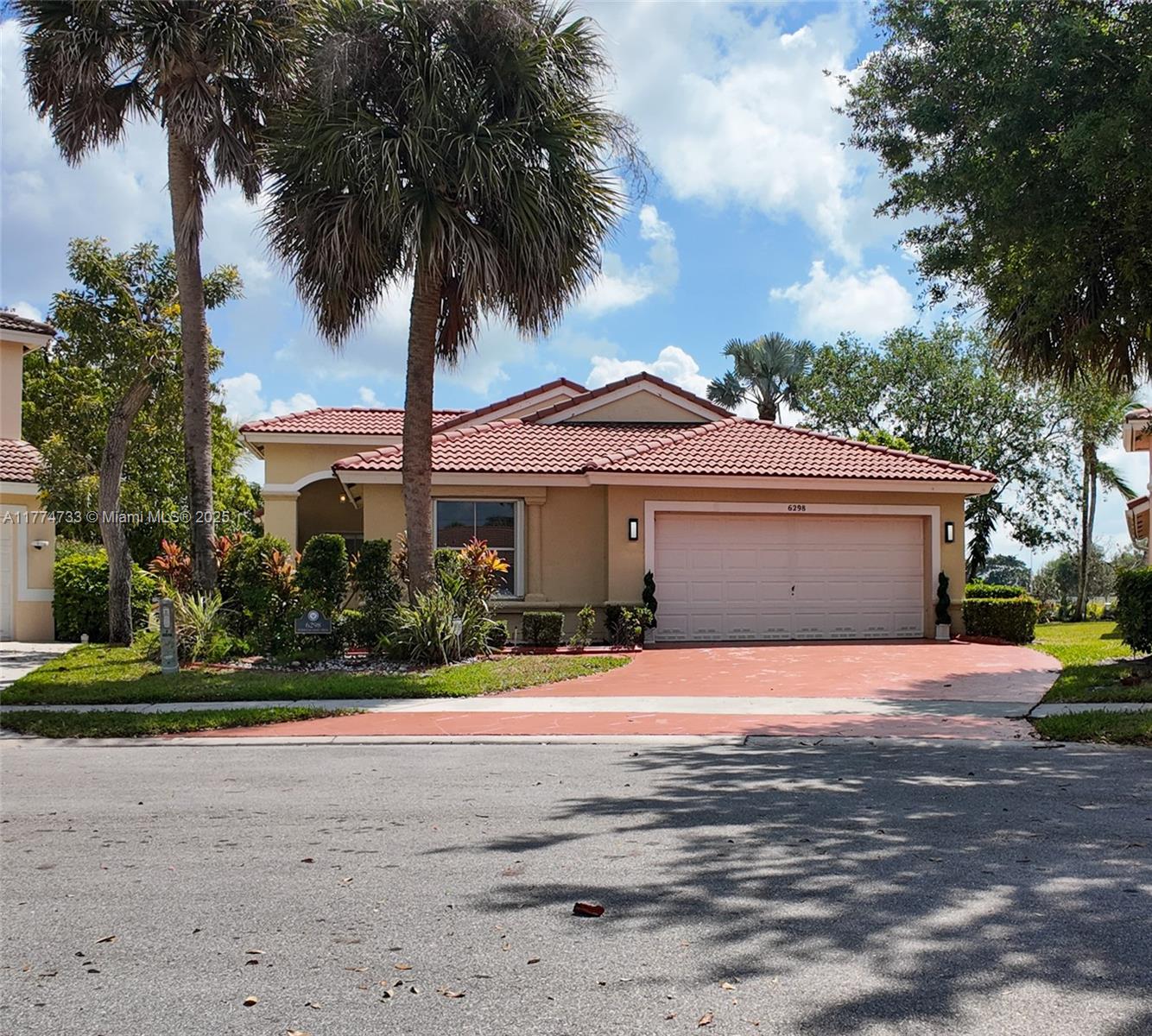 6298 Harbour Chase Dr Property Photo
