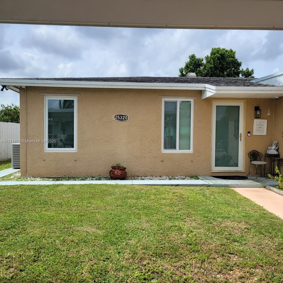 25320 Sw 124th Pl Property Photo 2