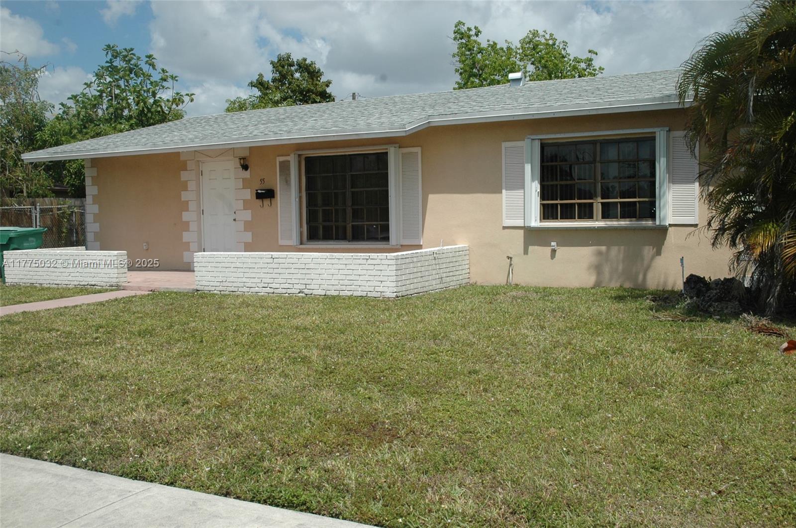 55 Ne 212th St Property Photo