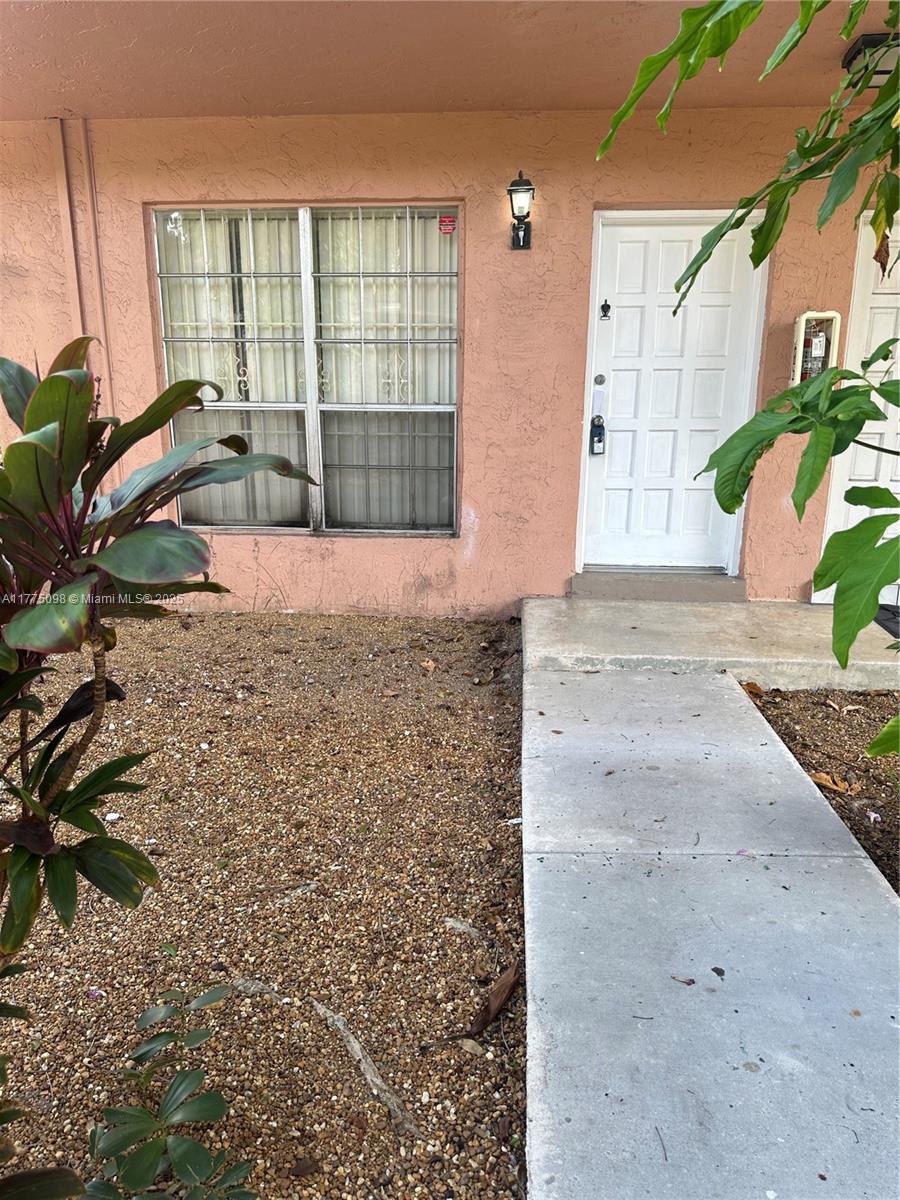 10764 N Kendall Dr I3 Property Photo 1