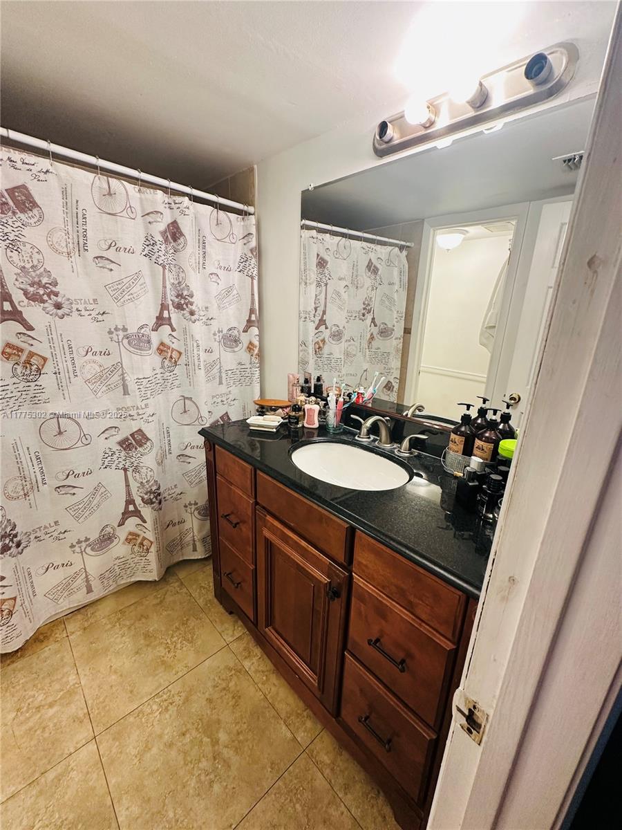 1211 S Independence Dr 1211 G Property Photo 19